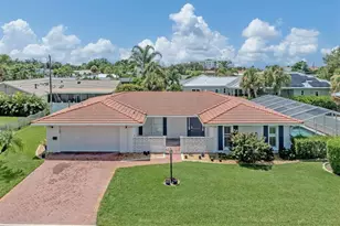 12 Gulf Manor Dr, Venice, FL 34285 - Photo 1