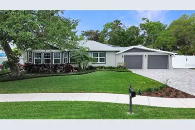 606 S Pine Street, New Smyrna Beach, FL 32169 - Photo 1