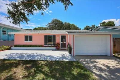 805 E 18th Avenue, New Smyrna Beach, FL 32169 - Photo 1