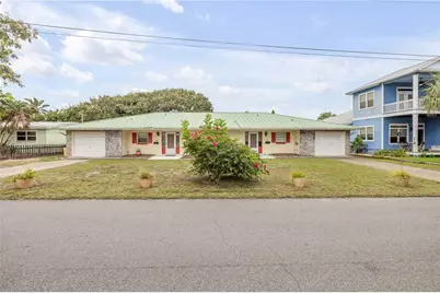 319 Columbus Avenue, New Smyrna Beach, FL 32169 - Photo 1