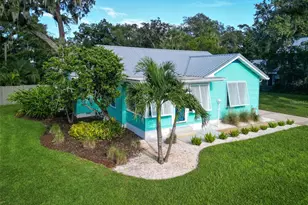 513 Ball St, New Smyrna Beach, FL 32168 - Photo 1
