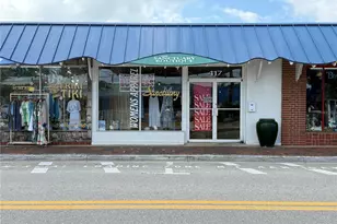 417 Flagler Ave, New Smyrna Beach, FL 32169 - Photo 1