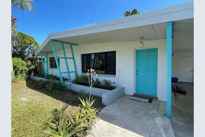 911 E 2nd Avenue, New Smyrna Beach, FL 32169 - Photo 1