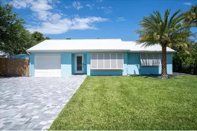301 N Pine Street, New Smyrna Beach, FL 32169 - Photo 1