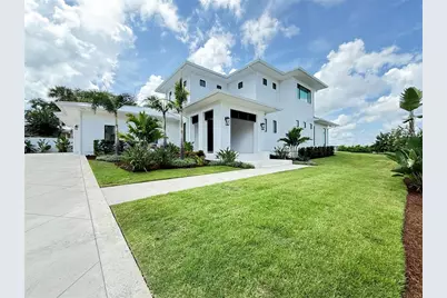 101 Due East Street, New Smyrna Beach, FL 32169 - Photo 1