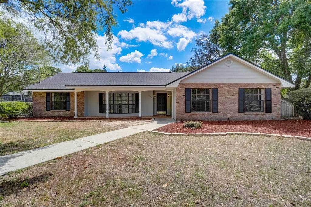 1690 Sunset Cir, Mount Dora, FL 32757 MLS O6100519 Coldwell Banker