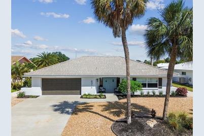 6311 Lake Sunrise Drive, Apollo Beach, FL 33572 - Photo 1