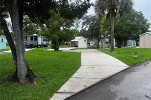 2852 NE 103rd Ct, Silver Springs, FL 34488 - Photo 1