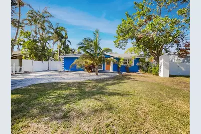 4430 Huntington Street NE, Saint Petersburg, FL 33703 - Photo 1