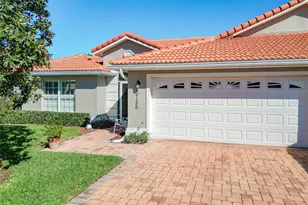 10156 Mainsail Dr, Oxford, FL 34484 - Photo 1