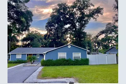 122 N Oakwood Avenue, Brandon, FL 33510 - Photo 1