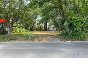 2435 Laurel Ave, Sanford, FL 32771 - Photo 1