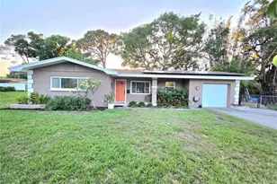 663 68th Ave S, Saint Petersburg, FL 33705 - Photo 1