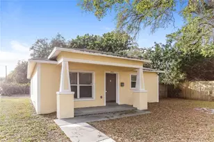 855 14th St S, Saint Petersburg, FL 33705 - Photo 1