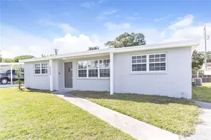 9564 Crestview St, Seminole, FL 33772 - Photo 1