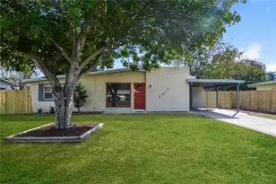 3211 21st Ave Dr W, Bradenton, FL 34205 - Photo 1