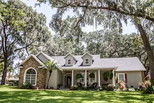 2906 Country Breeze Dr, Plant City, FL 33567 - Photo 1