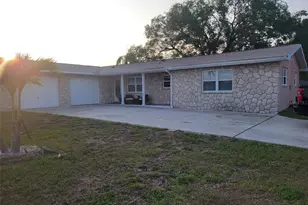 10905 126th Ave, Largo, FL 33778 - Photo 1