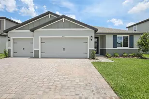 1806 Draughton Dr, Zephyrhills, FL 33541 - Photo 1