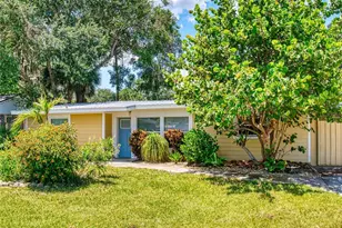 706 Lynn Ave, New Smyrna Beach, FL 32168 - Photo 1