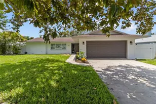 671 25th St SW, Largo, FL 33770 - Photo 1