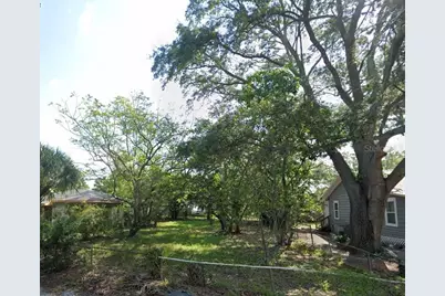 1418 Erie Street S, Saint Petersburg, FL 33712 - Photo 1