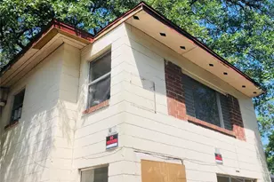 402 Terry St, Wildwood, FL 34785 - Photo 1