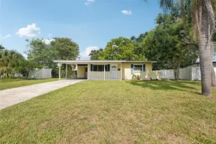 5502 Pine Cir NE, Saint Petersburg, FL 33703 - Photo 1