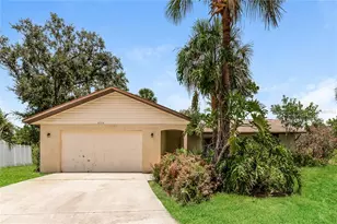 8324 Brandeis Cir E, Sarasota, FL 34243 - Photo 1