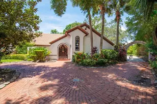 1906 Maple Leaf Dr, Windermere, FL 34786 - Photo 1