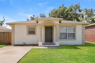 2627 E Chelsea St, Tampa, FL 33604 - Photo 1