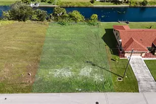 633 SE 2nd St, Cape Coral, FL 33990 - Photo 1