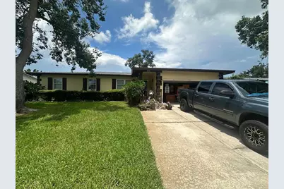 6016 18th Street NE, Saint Petersburg, FL 33703 - Photo 1