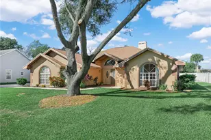 805 Carlton Ct, Winter Haven, FL 33884 - Photo 1