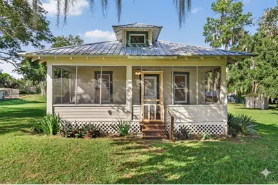 501 E 9th Street, Frostproof, FL 33843 - Photo 1