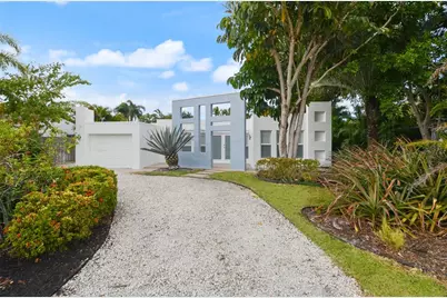 811 NE 21st Drive, Wilton Manors, FL 33305 - Photo 1