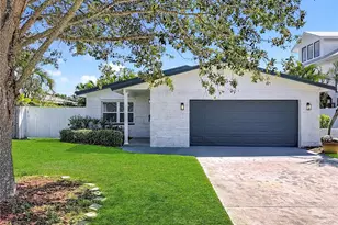 4345 Helena St NE, Saint Petersburg, FL 33703 - Photo 1