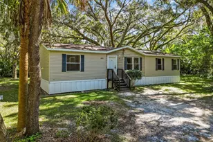 8821 SE 180th Avenue Rd, Ocklawaha, FL 32179 - Photo 1