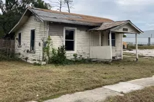 557 Snively, Eloise, FL 33880 - Photo 1