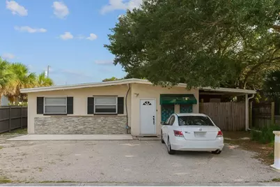 110 NE Monroe Circle N, Saint Petersburg, FL 33702 - Photo 1