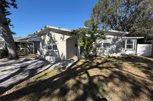 1775 New Hampshire Ave NE, Saint Petersburg, FL 33703 - Photo 1