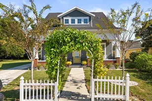 417 S Main St, Winter Garden, FL 34787 - Photo 1