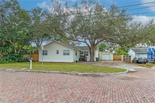 525 4th Ave SW, Largo, FL 33770 - Photo 1