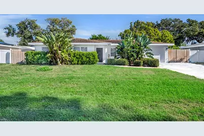 6318 30th Street S, Saint Petersburg, FL 33712 - Photo 1