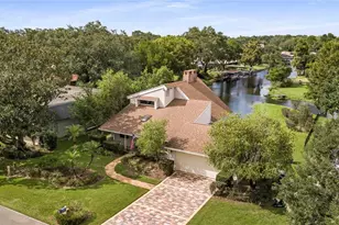 112 1st St, Tavares, FL 32778 - Photo 1