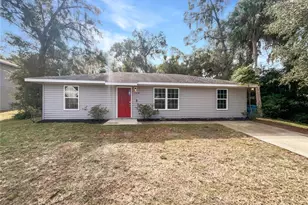 1304 E Carolina Ave, Deland, FL 32724 - Photo 1