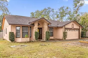 4576 Eden Woods Cir, Orlando, FL 32810 - Photo 1