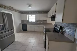 2423 S South Ave, Leesburg, FL 34748 - Photo 1