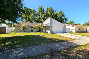 719 Regent Cir S, Brandon, FL 33511 - Photo 1