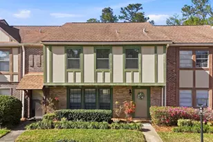 8153 Sutton Pl N, Jacksonville, FL 32217 - Photo 1